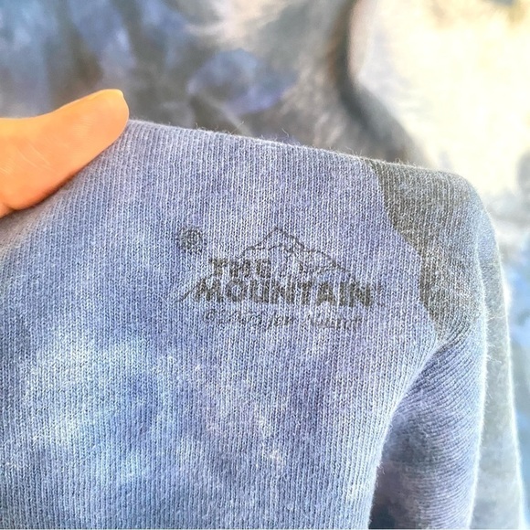 The Mountain Adult Large Tie Dye Blue Wolf Graphic Oversized Tee Shirt - Picture 6 of 8
